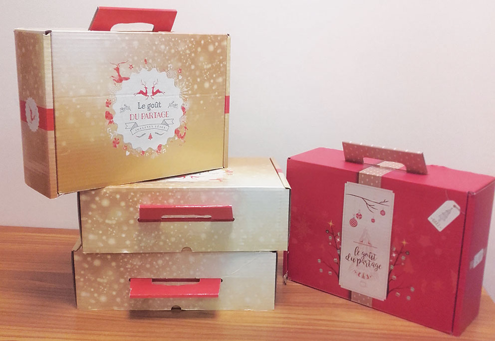 Distribution des colis de Noël - Visitez Houdan, une ville pour bien